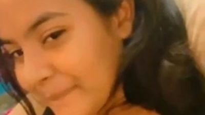 Gungun gupta show her nude and boobs with boyfriend